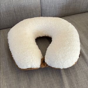 ugg neck pillow